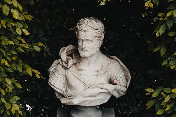 a statue of a philosopher