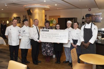 ROYAL NAVY CHEFS WORK WITH APPRENTICES TO MAKE CHARITY LUNCH FOR 50 On the 28th March 2019 a team of Royal Navy chefs and stewards worked with students from Southdowns college to prepare, cook and serve a four course lunch for 50 people in the college restaurant, raising money for Rowans Hospice.