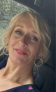 A picture of Lisa, a hairdressing lecturer at HSDC South Downs.